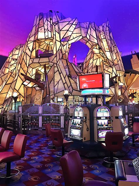 mohegan sun casino review|mohegan sun casino entertainment schedule.